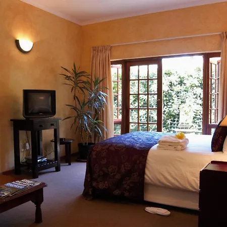 Village Green Guest House-3